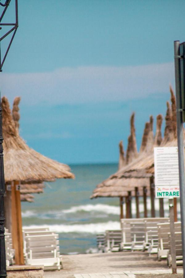 Green Apartament Near The Beach Năvodari Extérieur photo